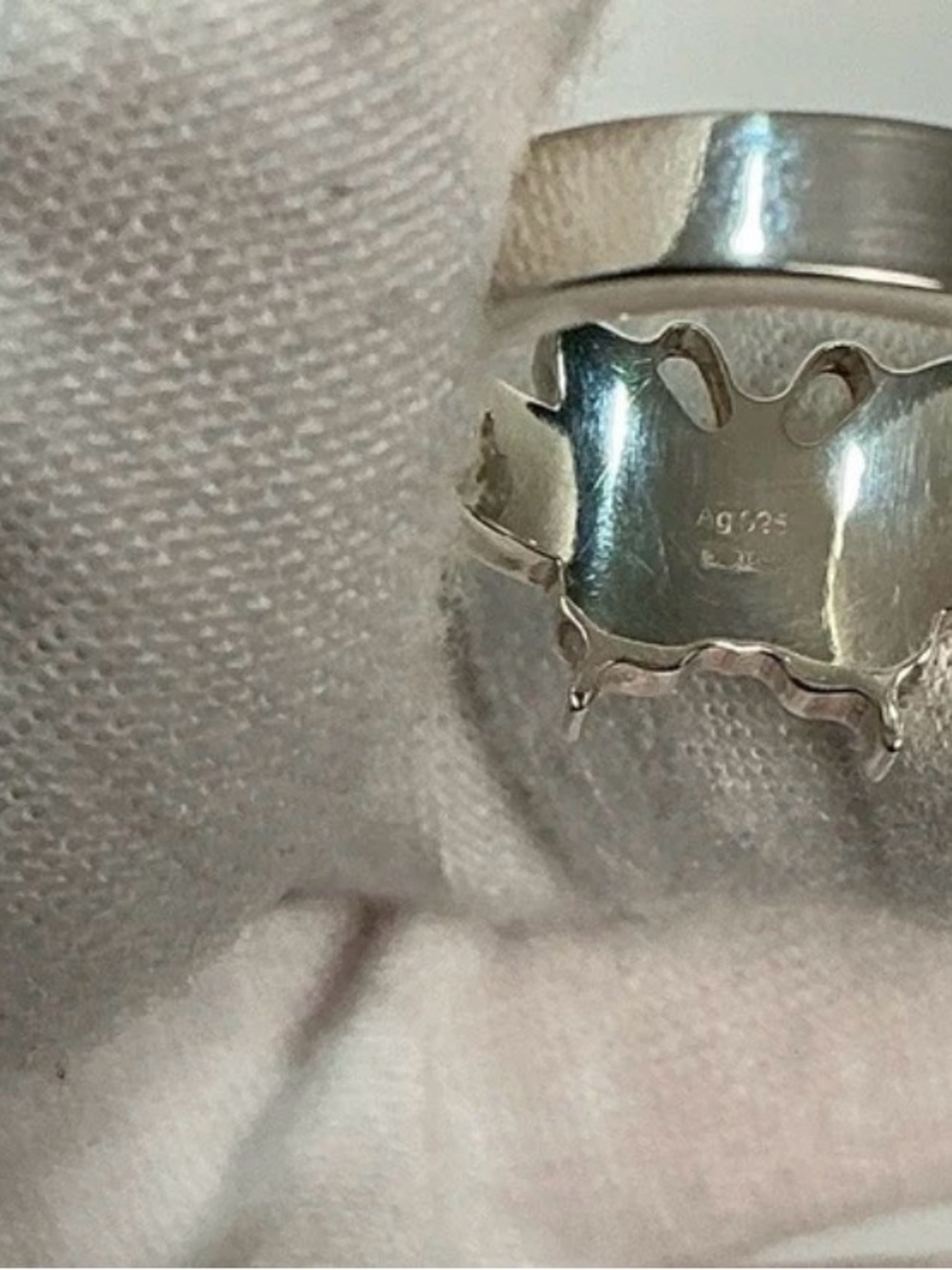 Gucci Silver Butterfly Ring - Picture 3 of 3